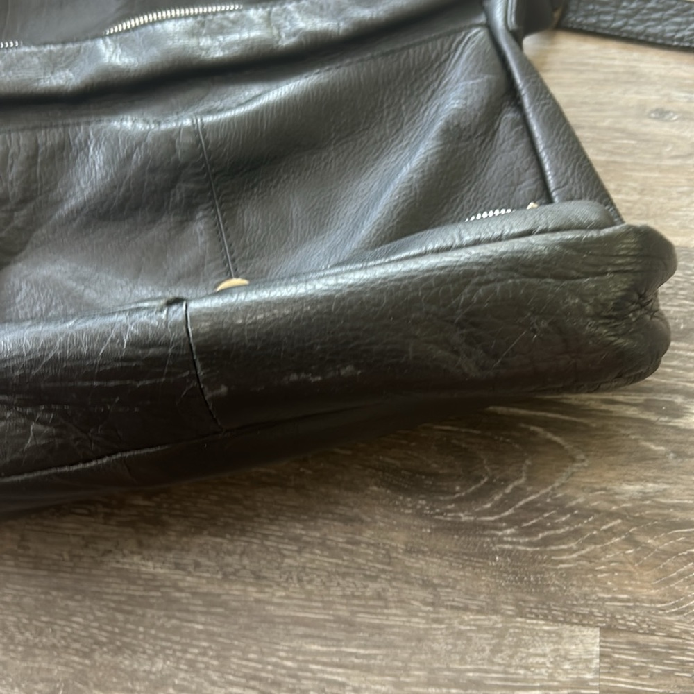 Black bag /murse. 100% leather. Made in Ecuador. - Picture 6 of 11